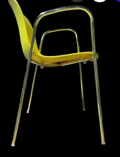 Sedia Sedia troy gialla struttura oro magis Magis a prezzo scontato