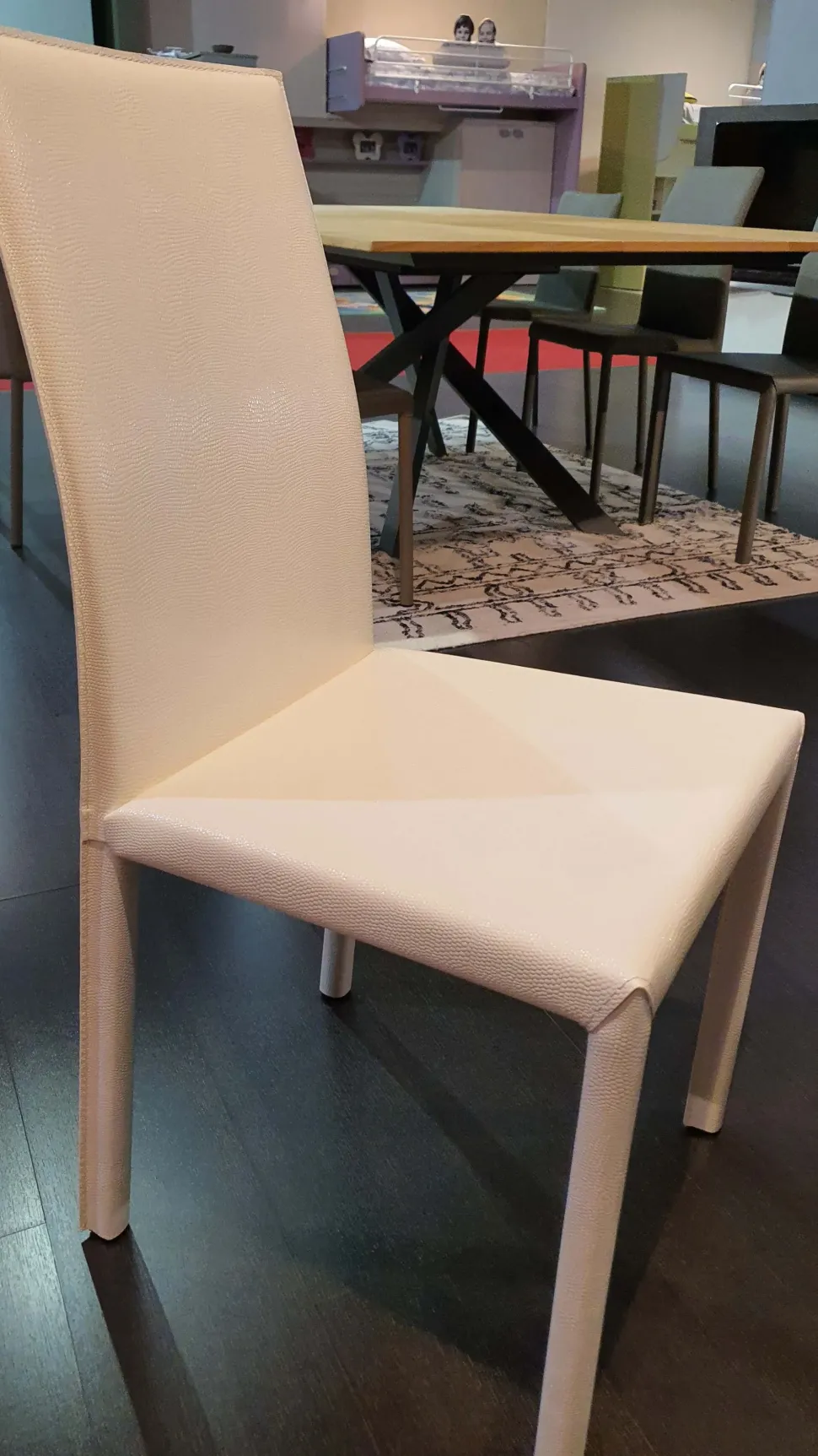 Sedia senza braccioli Inn snake di Ozzio a prezzo scontato