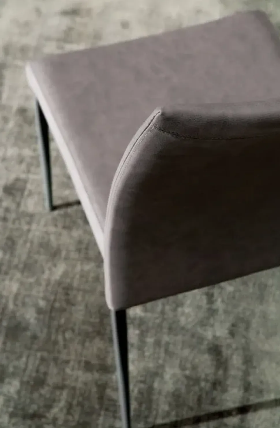 Sedia senza braccioli Nexus di Ozzio a prezzo ribassato