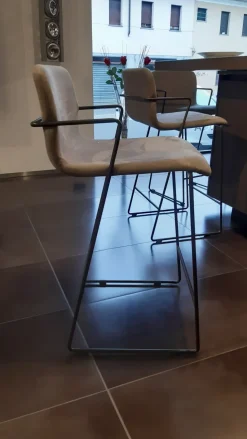 Sgabello a slitta Fluid c Zamagna con forte sconto