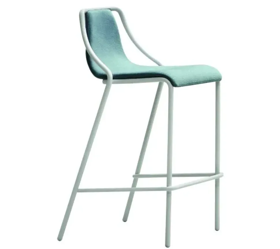 Sgabello con 4 gambe Ola * Midj con forte sconto