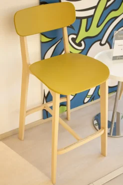 Sgabello Cream Connubia a prezzo ribassato