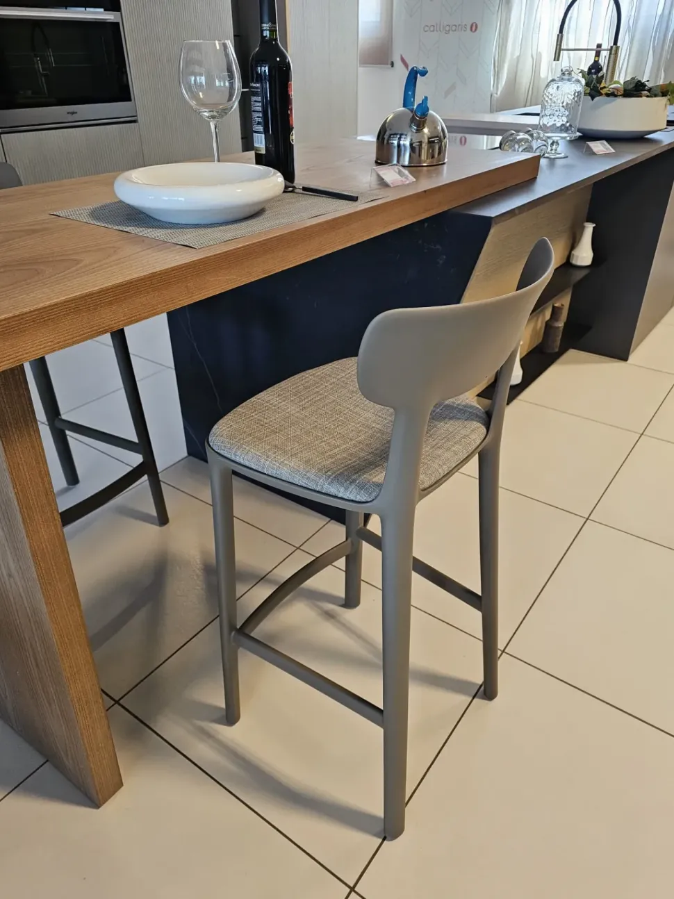 Sgabello modello Canova Infiniti SCONTATO a PREZZI OUTLET