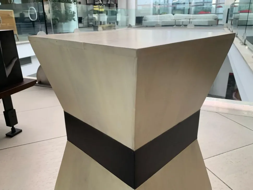 Sgabello modello Sgabello artigianale La forma SCONTATO a PREZZI OUTLET