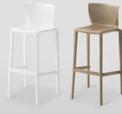 Sgabello Spyker Stool Gaber a prezzo scontato. Design moderno e pratico.