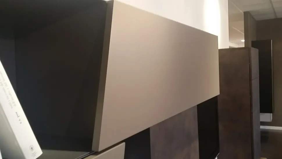 Soggiorno completo Atlante in cemento e bronzo di Tomasella in laminato materico a prezzo scontato