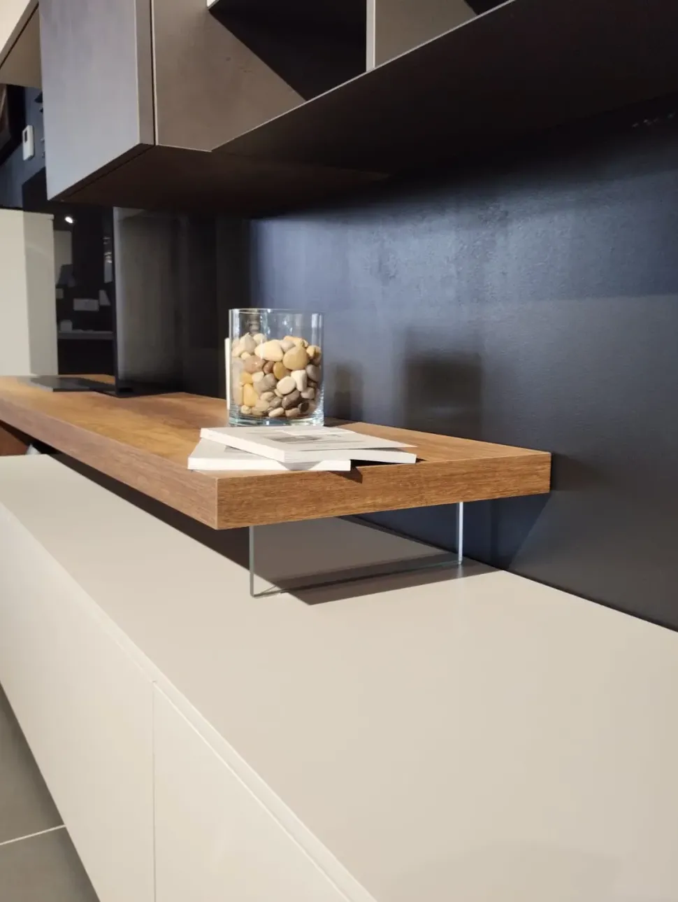 Soggiorno completo Atlante di Tomasella in stile design a prezzi outlet approfittane ora!