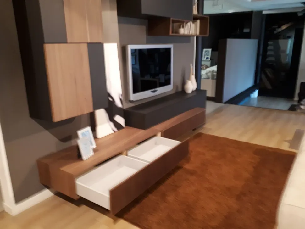 Soggiorno completo Soggiorno mobilegam in legno noce cannettato di Mobilgam in stile design con forte sconto