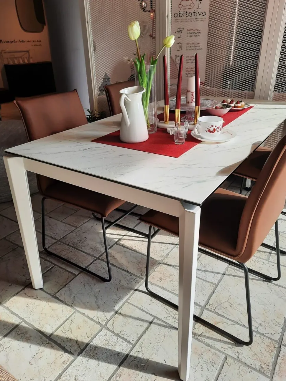 Tavolo allungabile Pentagon fast di Connubia a prezzo riservato