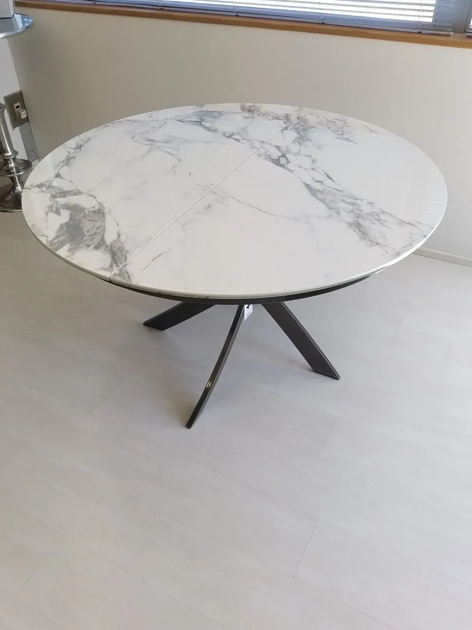 Tavolo Barone Bontempi in ceramica Rotondo allungabile