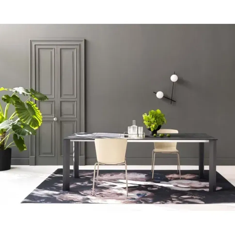 Tavolo con piano in marmo rettangolare di Artigianale a PREZZO OUTLET