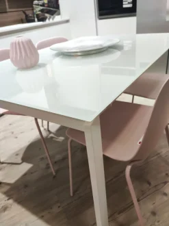 Tavolo con piano in vetro rettangolare di Connubia a PREZZO OUTLET