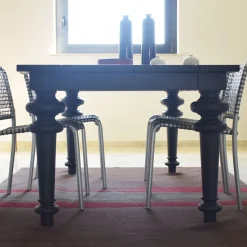 Tavolo Grace & sedie allu Gervasoni a prezzo ribassato