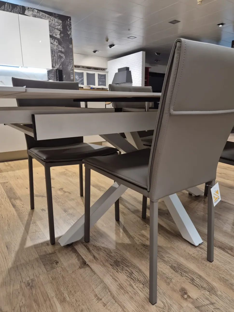 Tavolo in ceramica rettangolare Bilbao Artigianale in offerta outlet