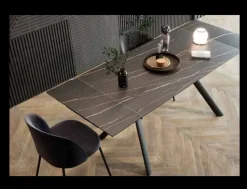 Tavolo in ceramica rettangolare Versus 685 * La seggiola a prezzo ribassato