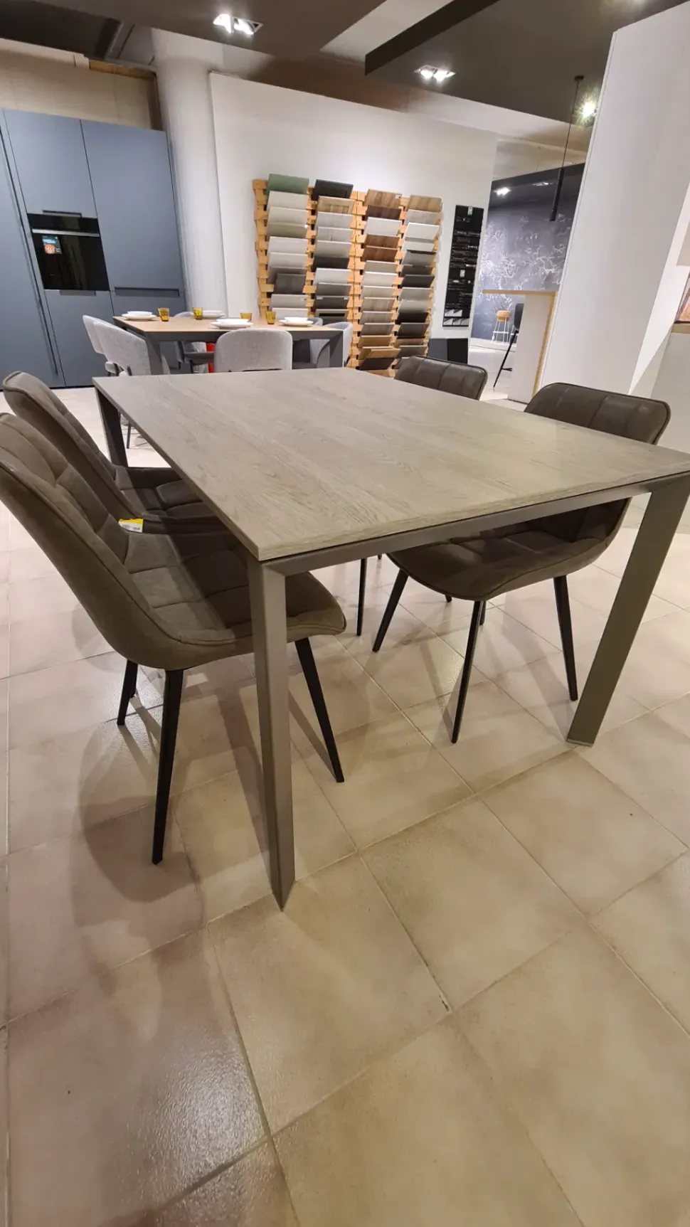 Tavolo in laminato rettangolare Tavolo + sedie Artigianale in offerta outlet