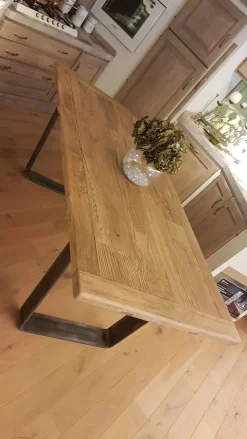 Tavolo in legno rettangolare Gate Nature design in offerta outlet