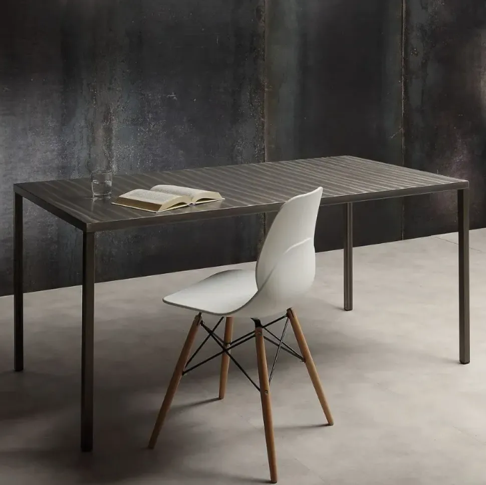 Tavolo in metallo rettangolare Iron La seggiola in offerta outlet