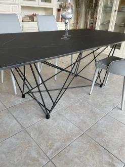 Tavolo New tube Di lazzaro in OFFERTA OUTLET -56%