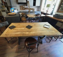 Tavolo Outlet etnico Tavolo singer ghisa e lagno massello in offerta  PREZZI OUTLET