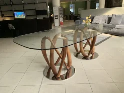 Tavolo ovale in vetro Infinity di Porada in Offerta Outlet