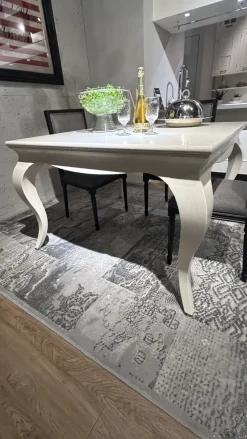 Tavolo quadrato in legno Tavolo quadrato laccato di Dialma brown in Offerta Outlet