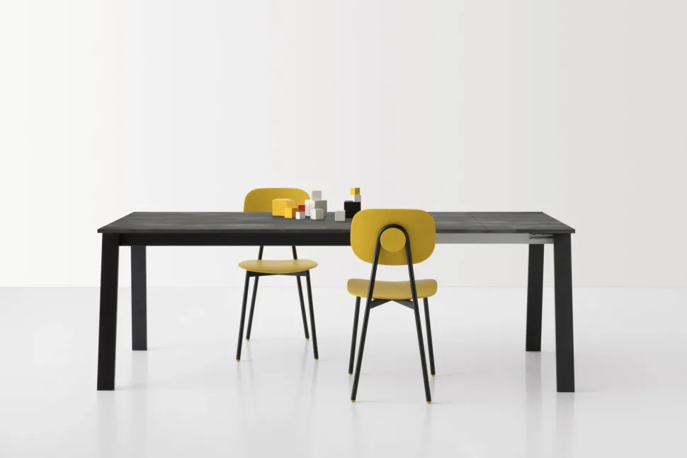 Tavolo rettangolare a quattro gambe Delta 120 Point house scontato