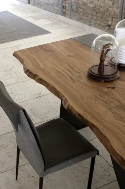 Tavolo rettangolare con basamento centrale Elica Artigianale scontato