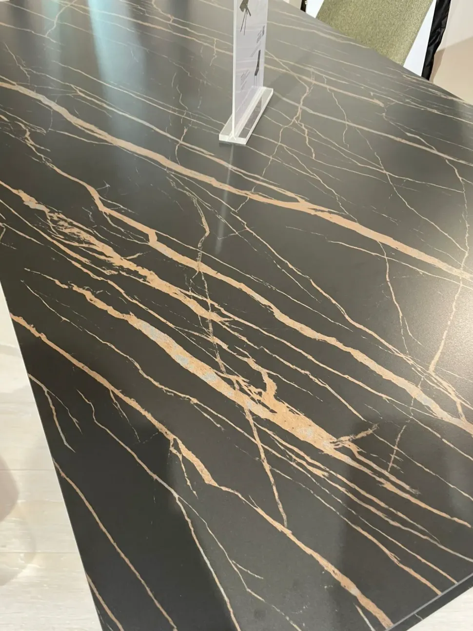 Tavolo rettangolare in ceramica Tavolo cross di Stones in Offerta Outlet