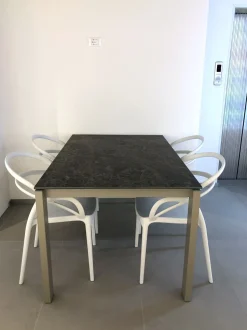 Tavolo rettangolare in ceramica Badù/nadir di Midj in Offerta Outlet