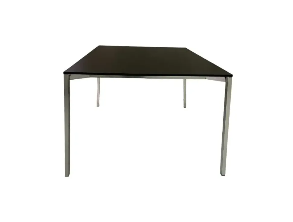 Tavolo rettangolare in legno e resina Tavolo table_one gambe lucide 100x159 magis di Magis in Offerta Outlet