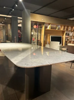 Tavolo sagomato in marmo Gullwing di Lema in Offerta Outlet