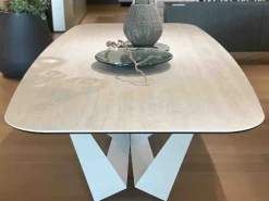 Tavolo sagomato Skorpio Cattelan italia scontato del 20%