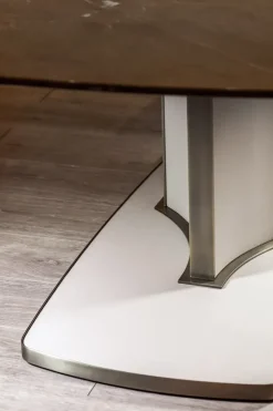 Tavolo sagomato Voyage di Cantori a prezzo riservato